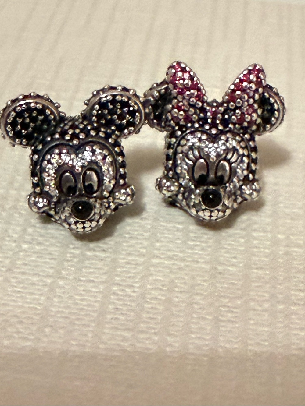 Pandora Mickey and Minnie pave